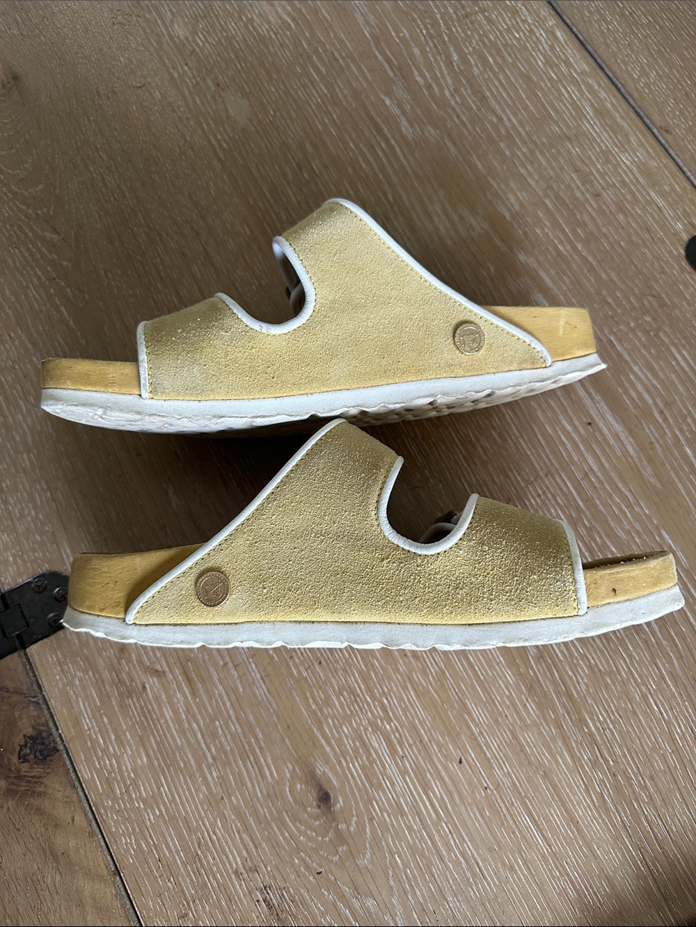 RARE BIRKENSTOCK X IL DOLCE FAR NIENTE
Arizona Yellow Suede Sandals Size 38 - Picture 14 of 17